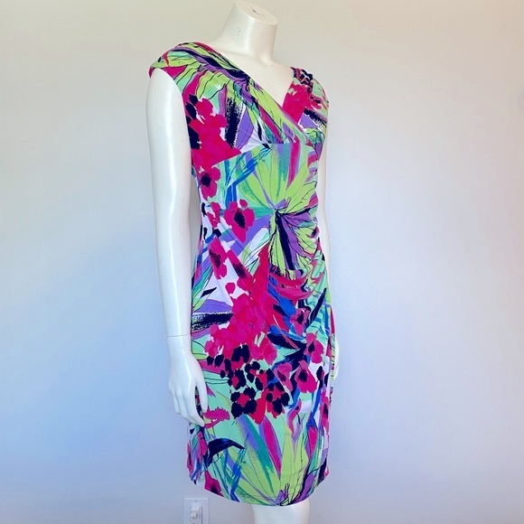 JONES & CO size 12 women’s dress. Like new condition. Stretch quality material - Picture 4 of 10